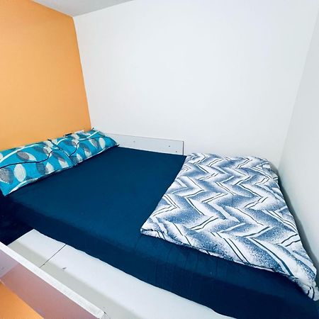 Appartamento Moon Backpackers Burjman Exit 2, Family Partitions, Loft Partitions, Dubai Esterno foto