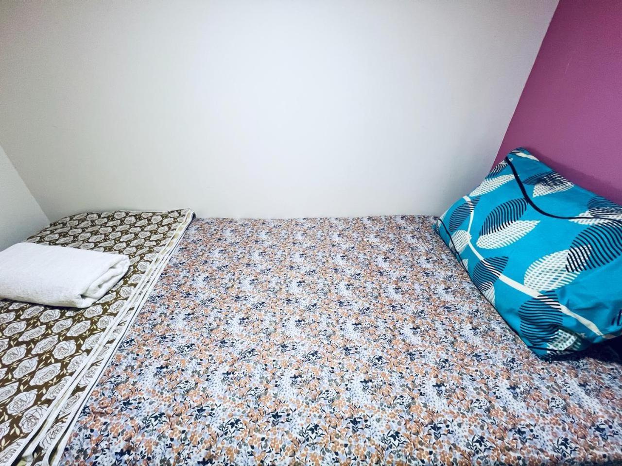 Appartamento Moon Backpackers Burjman Exit 2, Family Partitions, Loft Partitions, Dubai Esterno foto