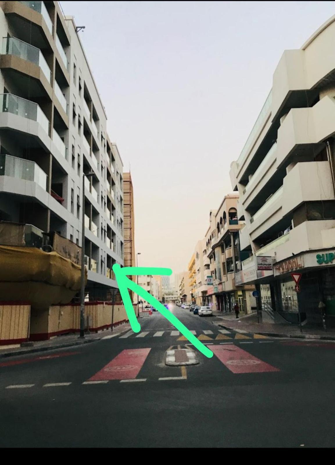 Appartamento Moon Backpackers Burjman Exit 2, Family Partitions, Loft Partitions, Dubai Esterno foto