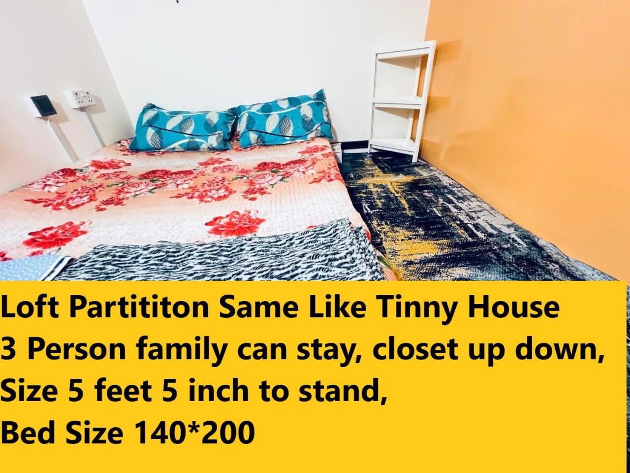 Appartamento Moon Backpackers Burjman Exit 2, Family Partitions, Loft Partitions, Dubai Esterno foto